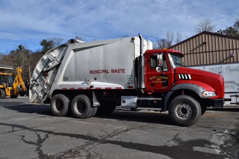 garbage-truck-1